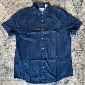 American Eagle Men’s NWT Button Down Short Sleeve Shirt